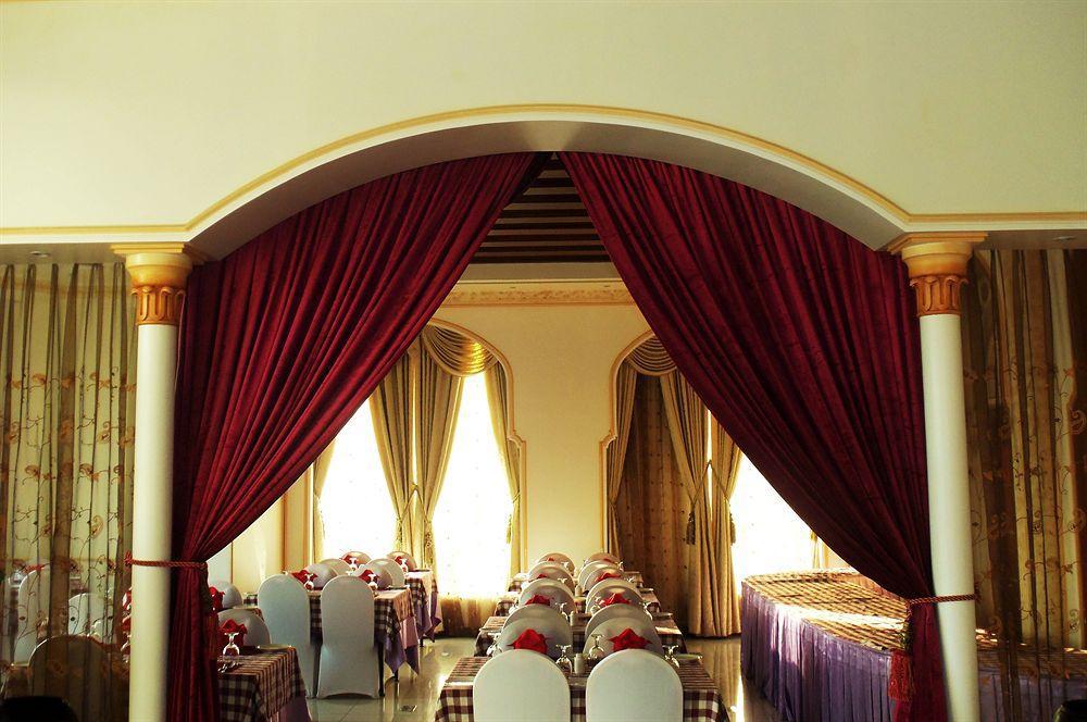 Al Maha Int Hotel Oman Mascate Ristorante foto