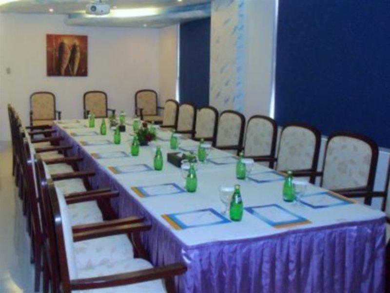 Al Maha Int Hotel Oman Mascate Esterno foto