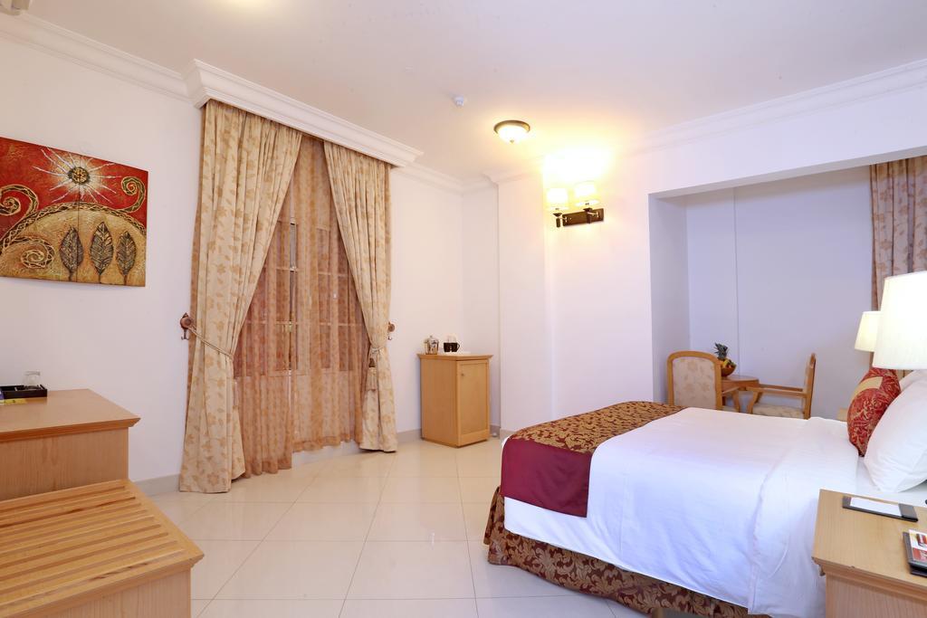 Al Maha Int Hotel Oman Mascate Esterno foto